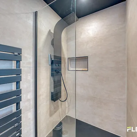 Elegant 2-bedroom With 2 Bathrooms Rue Des Vignoles Parigi